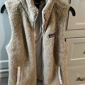 Patagonia vest. Small. Beige